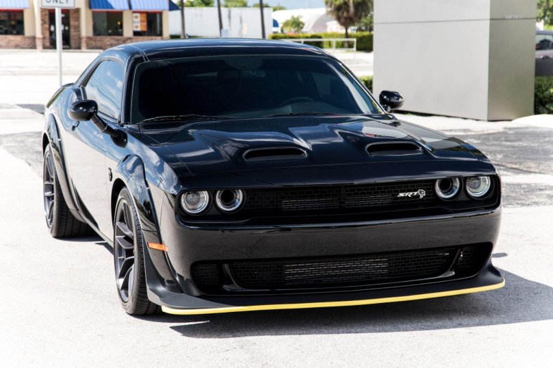 Додж Челленджер Хелкат