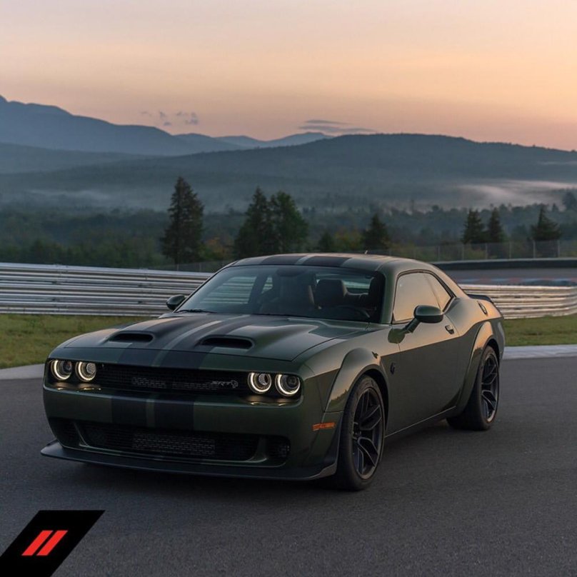 Dodge Challenger srt Hellcat