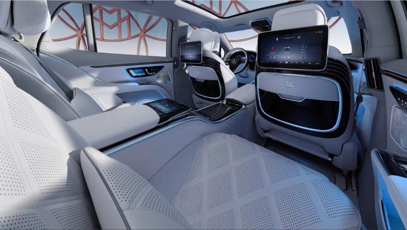 Maybach EQS 680 SUV салон