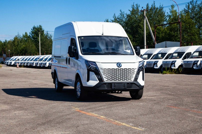 Цельнометаллический фургон Dongfeng k33-561