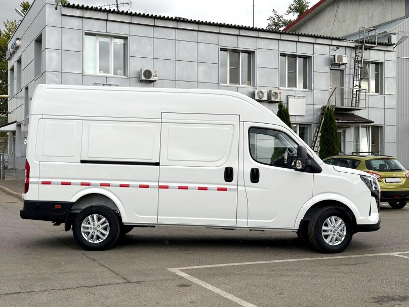 Цельнометаллический фургон Dongfeng k33-561