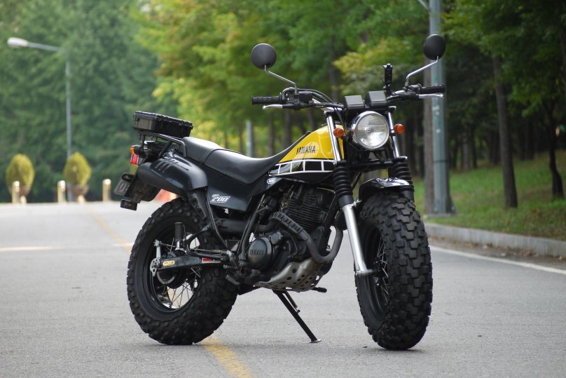 Yamaha tw200 мотоцикл