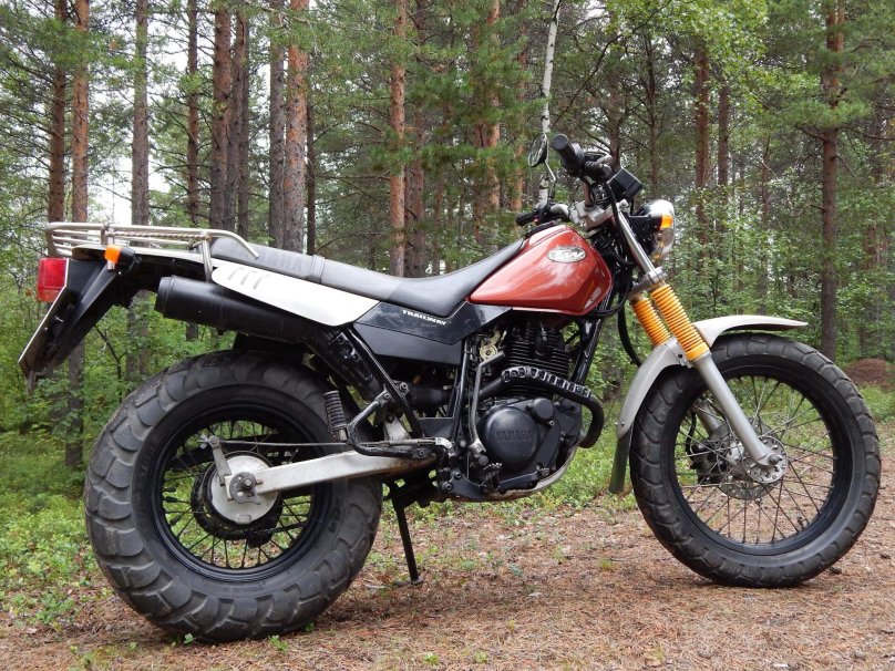 Yamaha tw200 мотоцикл