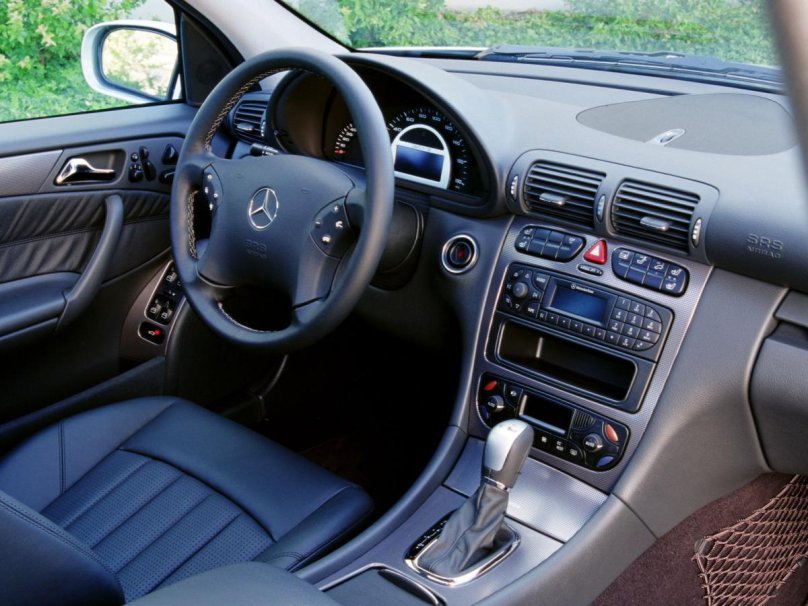 Mercedes-Benz w203 2001