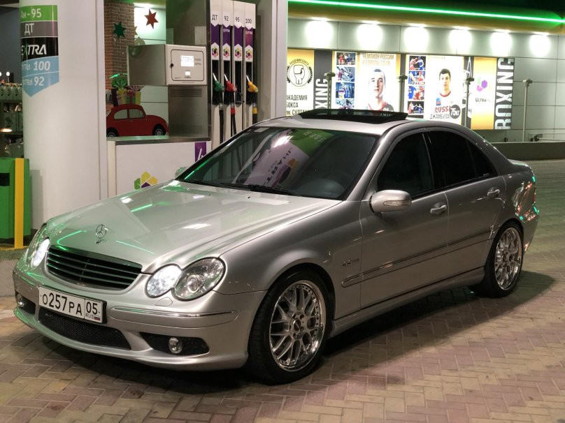 Мерседес w203 c 55 AMG