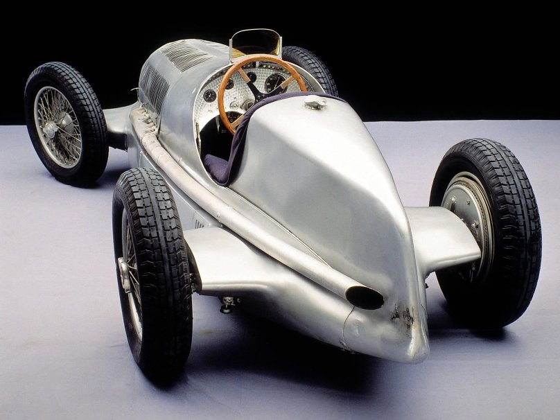 Mercedes-Benz w25 Silver arrow