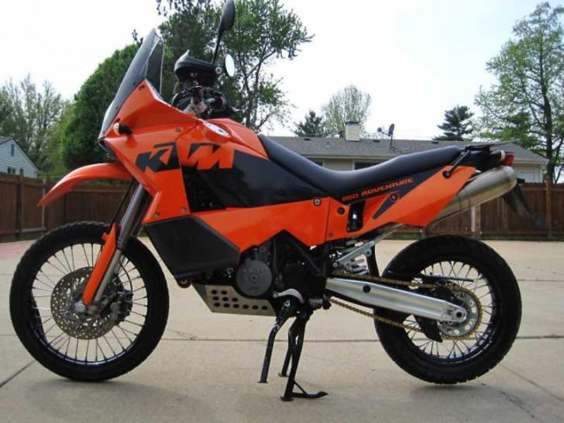 Мотоцикл КТМ 950