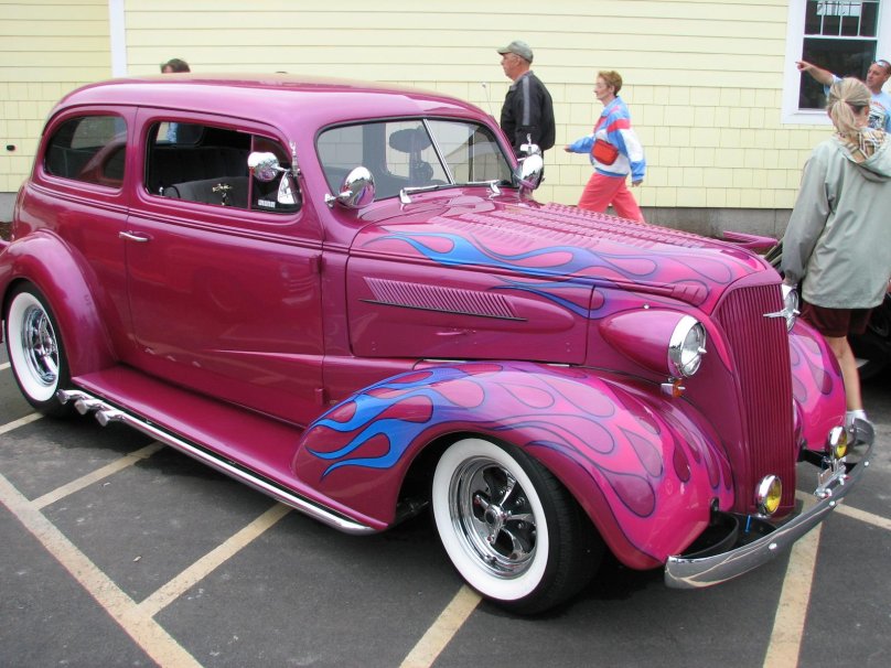 Машины в стиле ретро