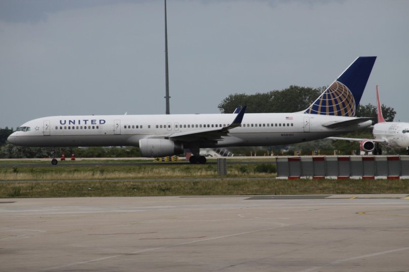 Боинг 757 United