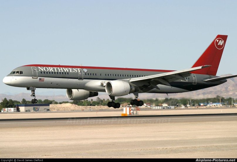 Northwest Airlines n670us