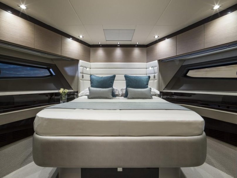 Яхта Манхэттен 66