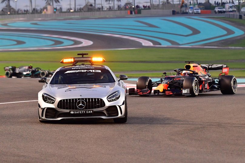 Aston Martin f1 Safety car