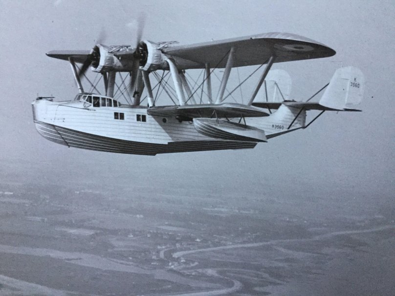 Двухмоторный гидросамолет