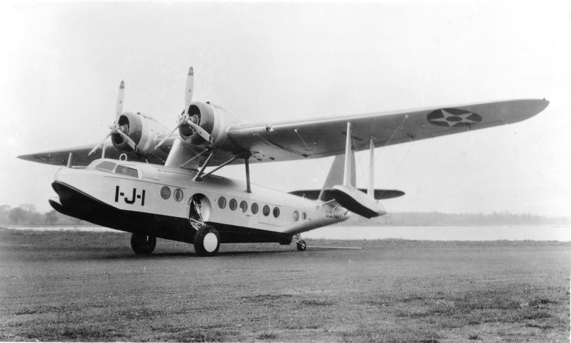 Трехмоторный самолет