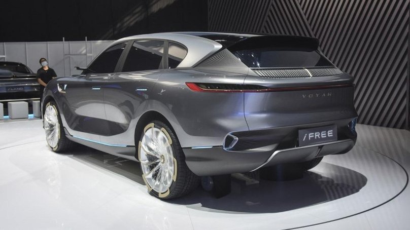 Китайский электромобиль voyah free