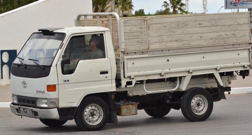 Toyota Dyna 100