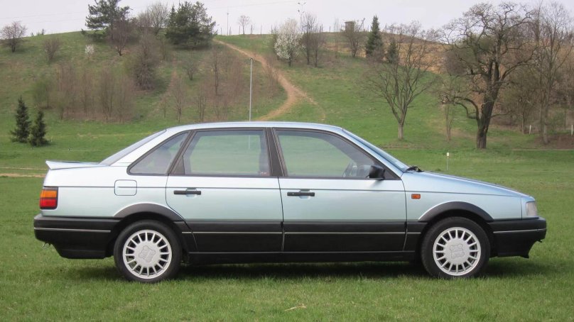 Фольксваген Пассат б3 седан