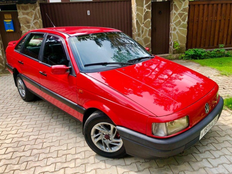 Пассат б3 красный