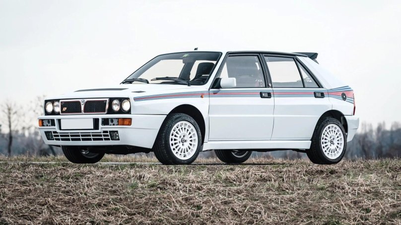 Лянча Дельта интеграле мартини