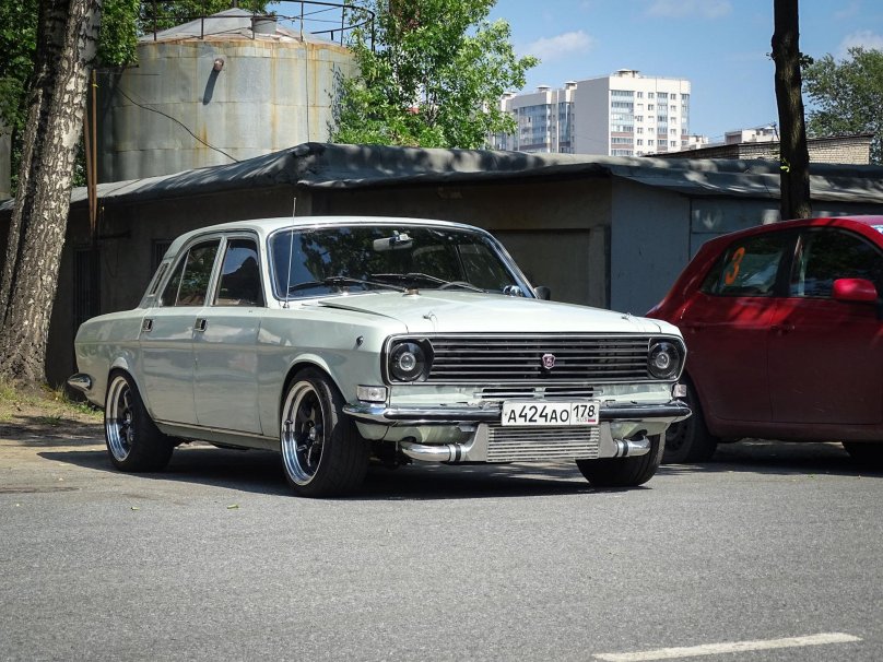 Волга ГАЗ 24 10