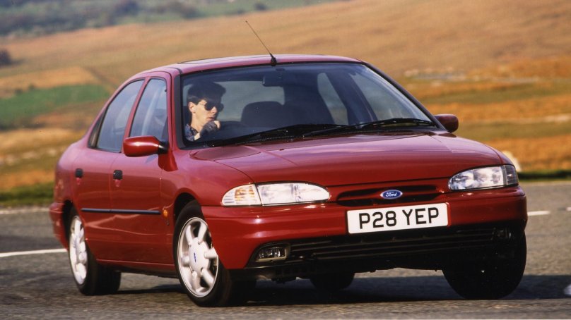 Форд Мондео 1 седан