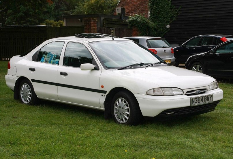Ford Mondeo 1 хэтчбек