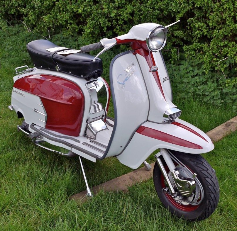 Lambretta v200