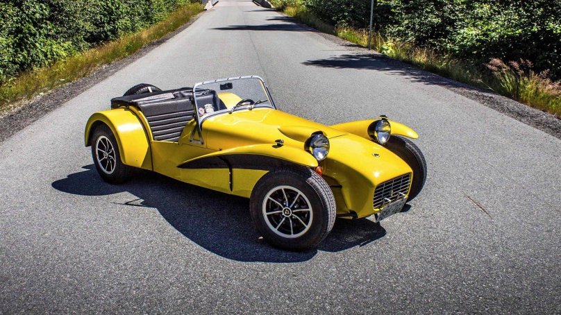 Машина Лотус 7