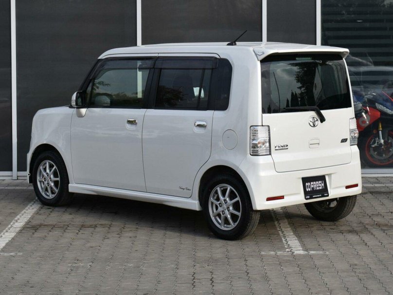 Тойота Пиксис Спейс