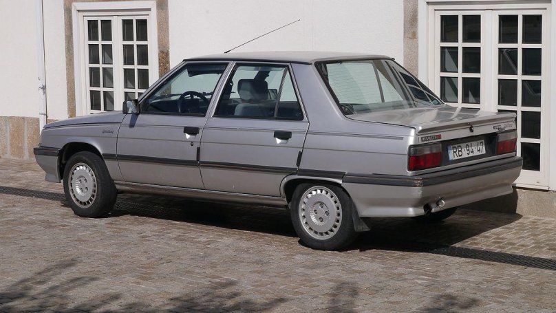 Renault 9 Broadway
