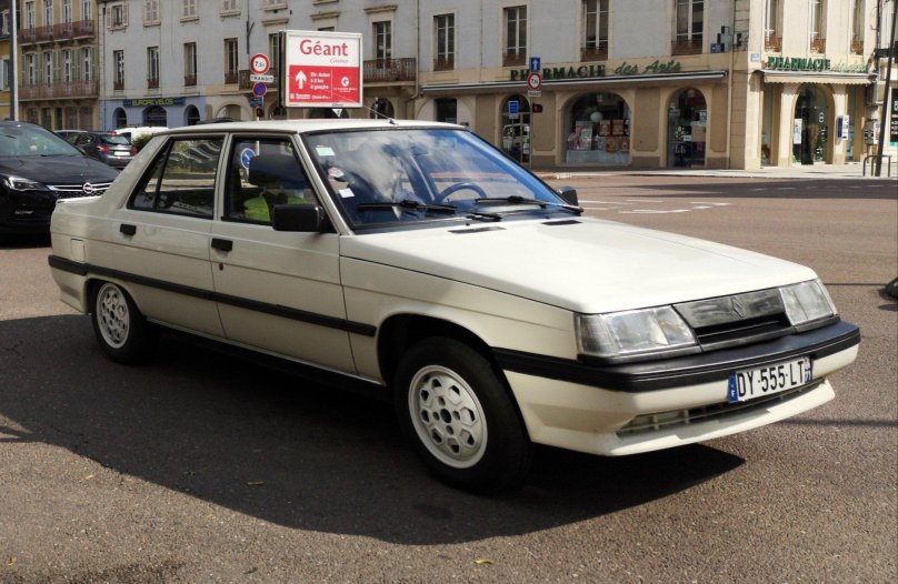 Renault 9 1998