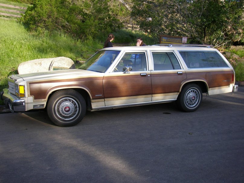 Ford Ltd Country Squire 1983