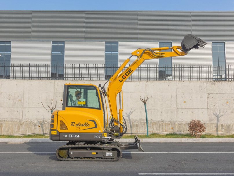 Экскаватор lgce e6300f