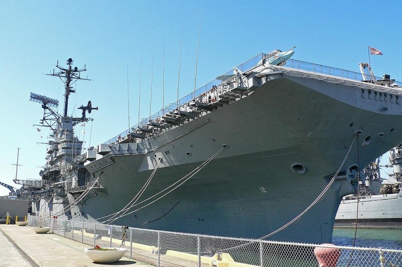 CV-12 «Хорнет»