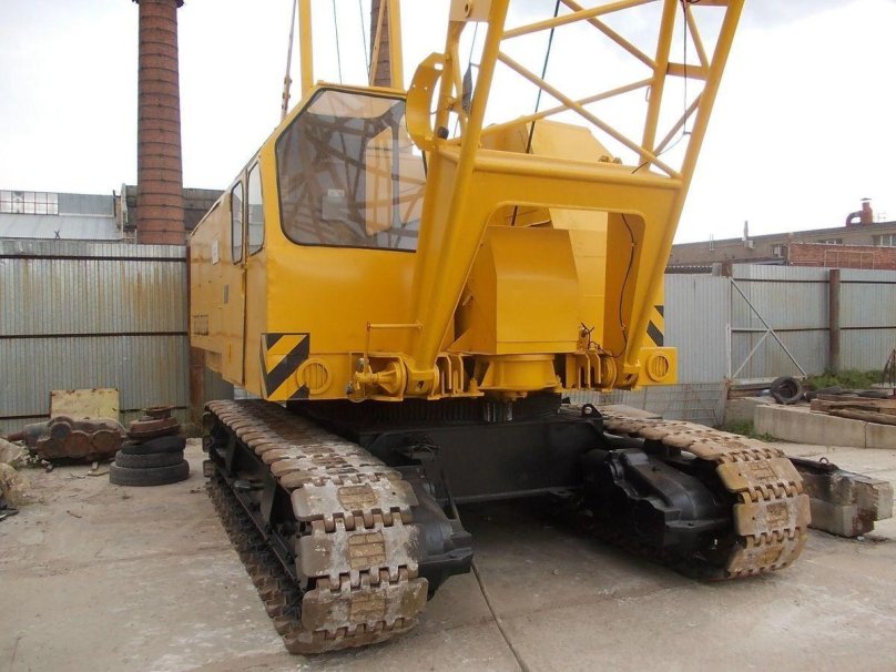 Гусеничный кран ДЭК-250