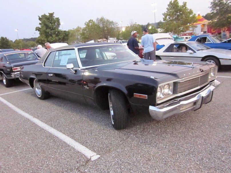 Plymouth Fury 1975 седан