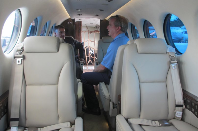 Beechcraft Air King-350i кабина