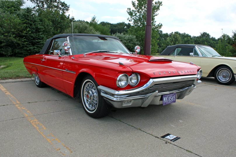 Ford Thunderbird 5