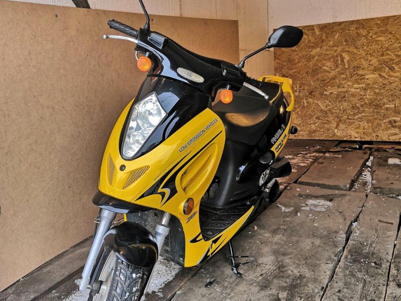 Скутер Racer Sagita rc50qt-6