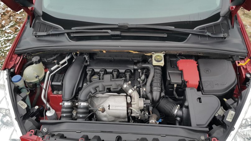 Мотор ер6 Пежо 308