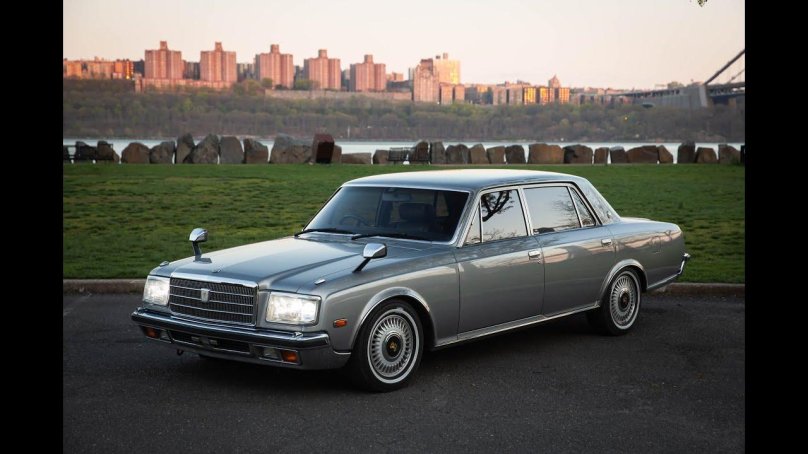 Тойота сенчури 2021