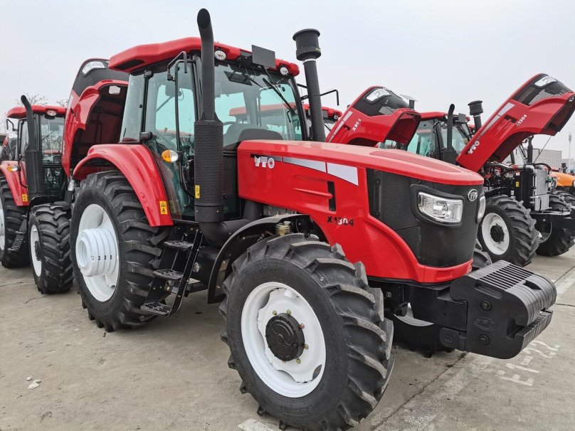 Колесный трактор YTO-X 1304