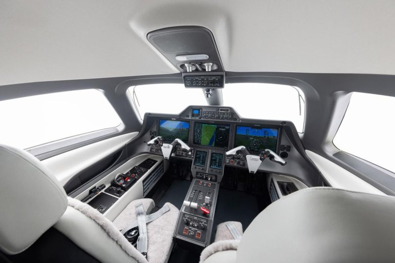 Embraer Phenom 100 Cockpit