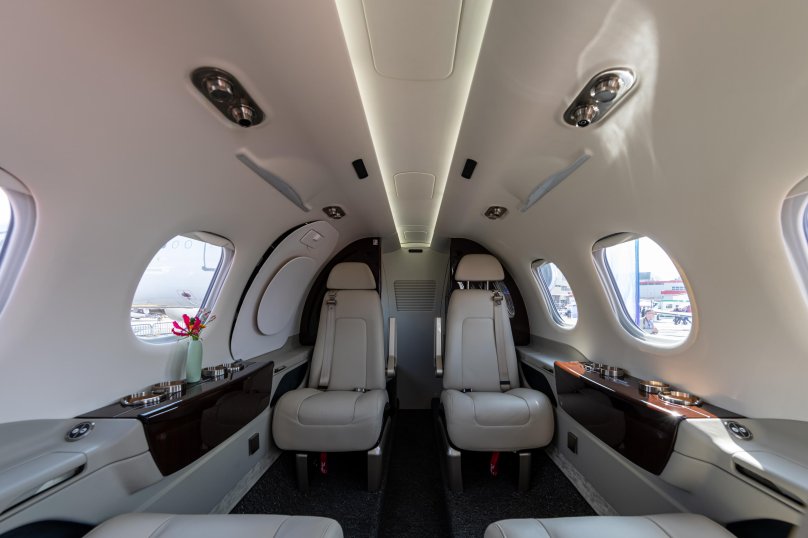 Embraer Phenom 100 салон