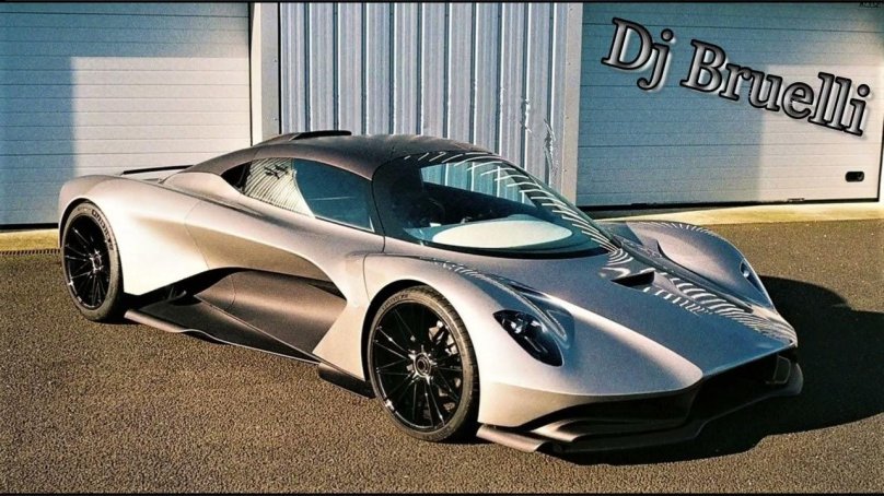 2022 Aston Martin Valhalla