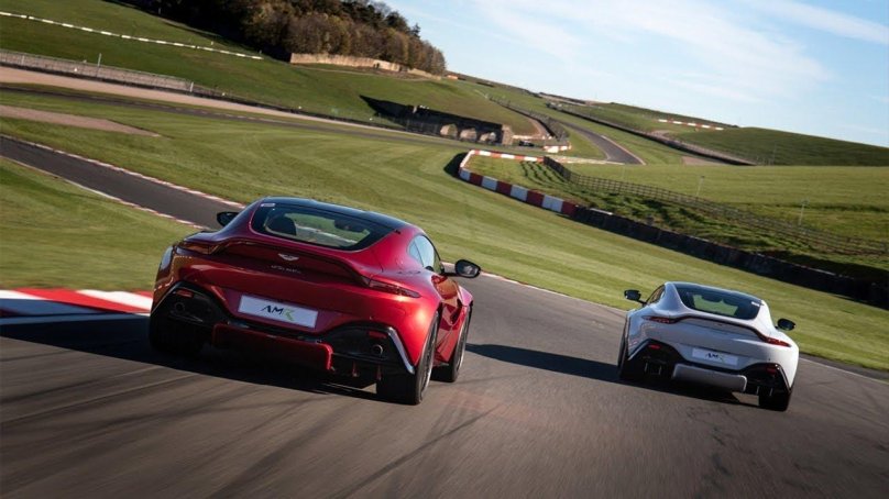 Track Aston Martin
