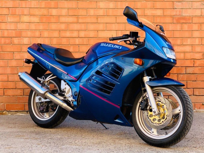 Suzuki RF 600