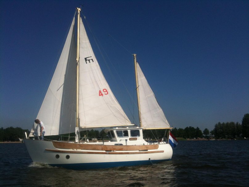 Яхта Фишер 30