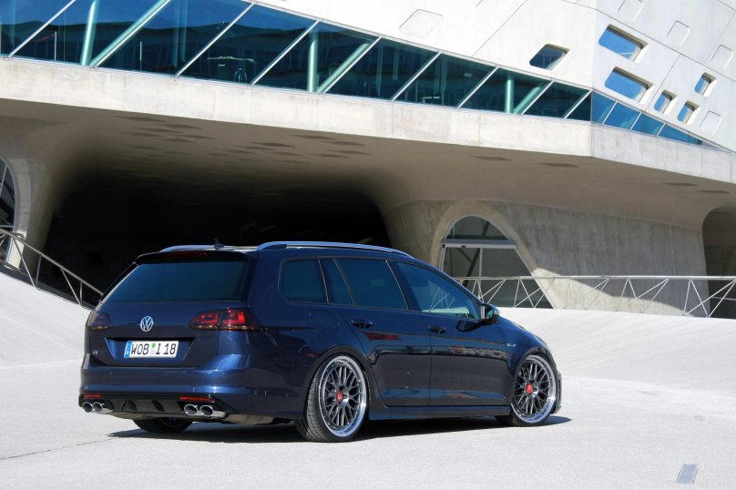 VW Golf r variant