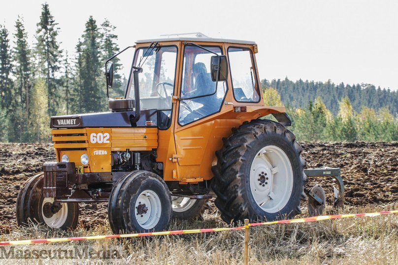 Valmet 502 трактор